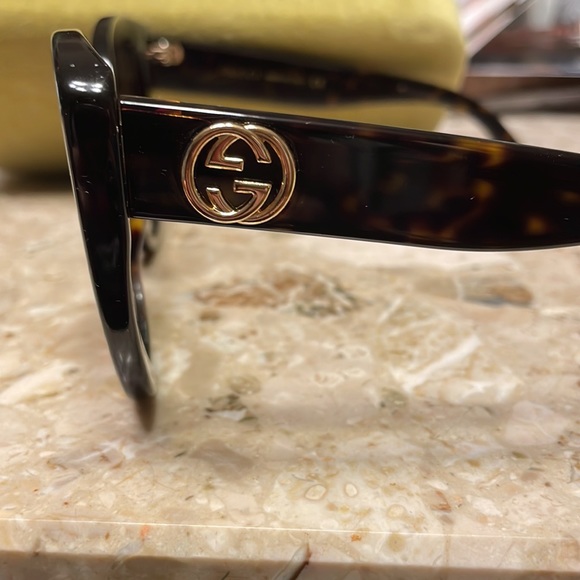 NEW Gucci tortoise oversized sunglasses - Picture 3 of 7